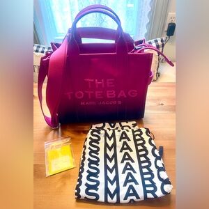 Marc Jacobs THE TOTE BAG Dk Pink/Black Ombre Canvas Medium Tote Crossbody Strap